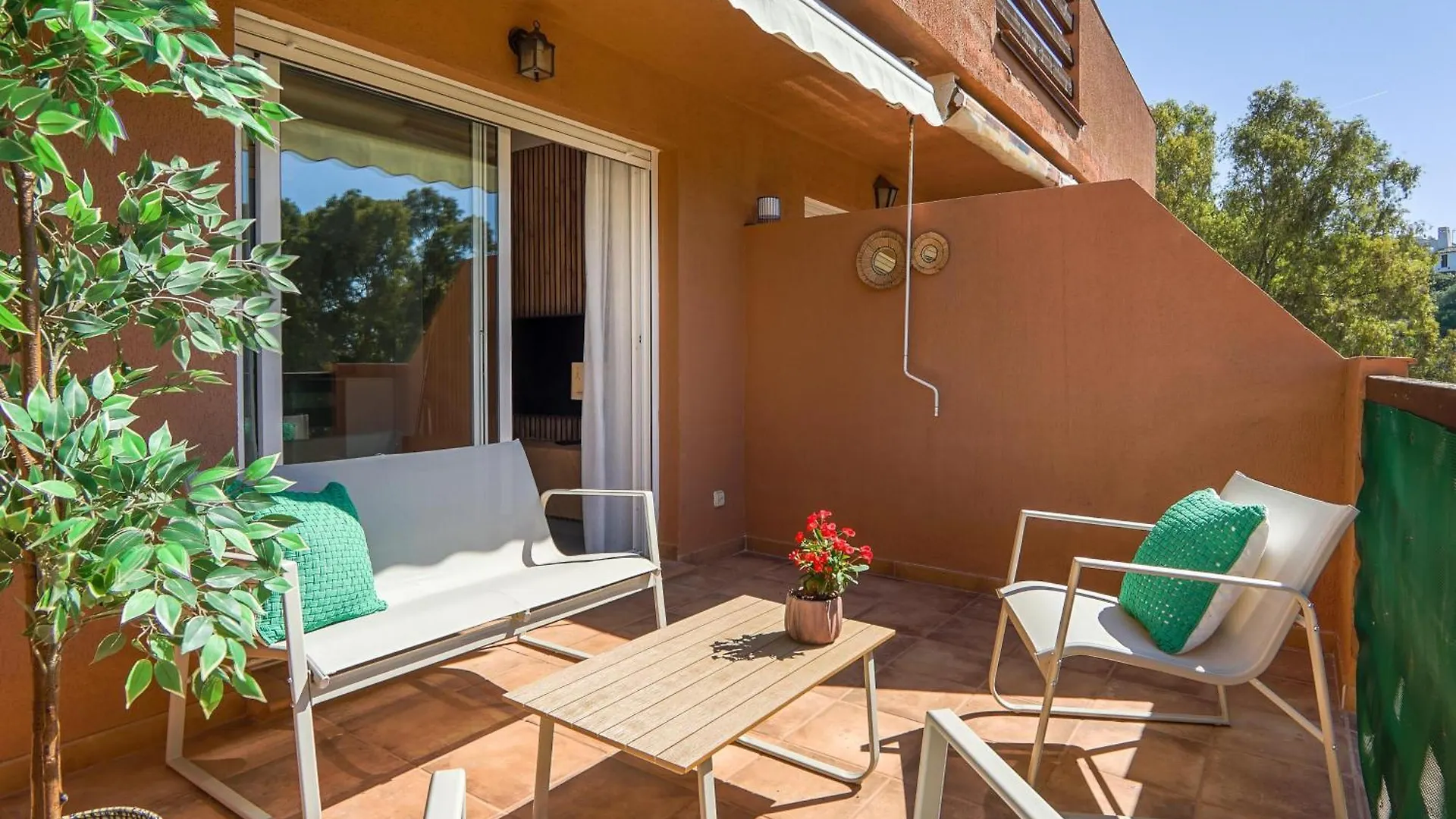 Newly Renovated Apartment Casares Costa