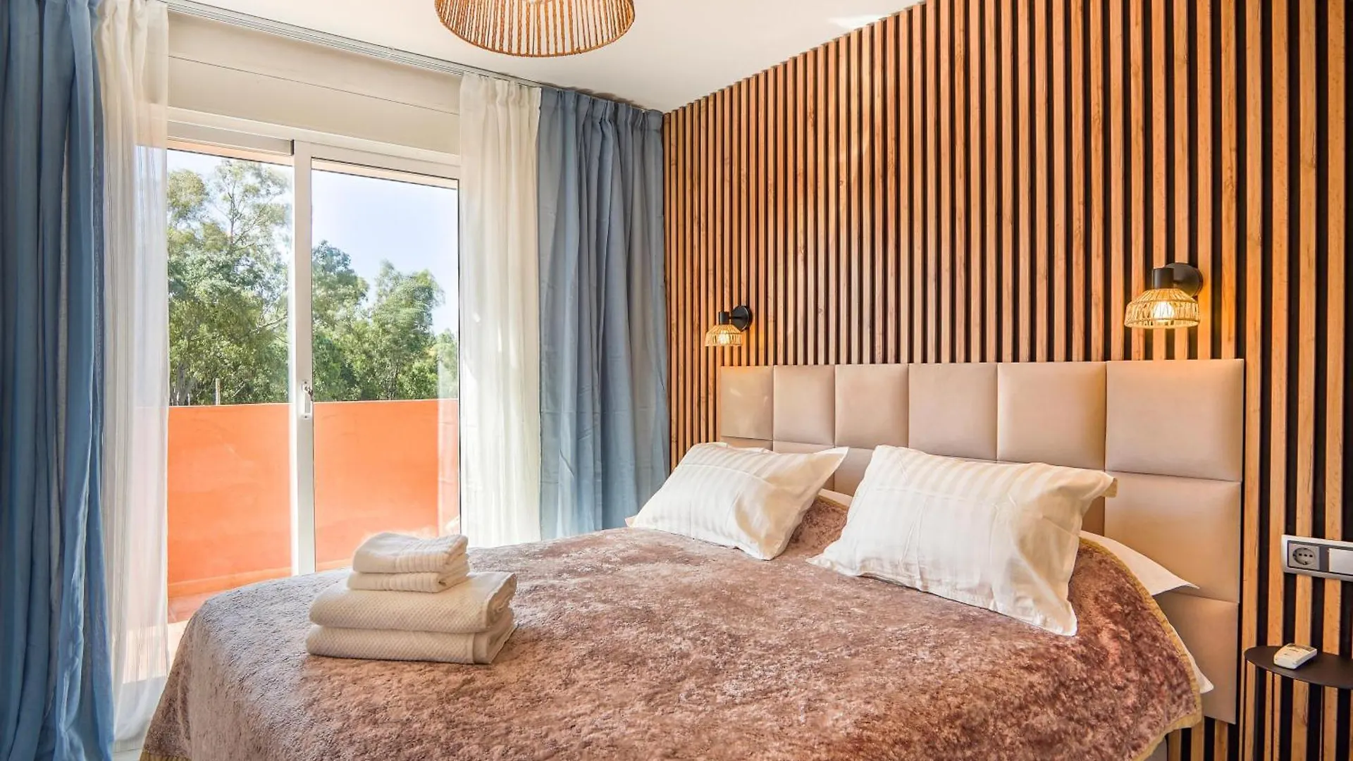 Newly Renovated Apartment Casares Costa 0*,